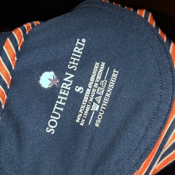 Athletic/Performance shirt - Picture 1 of 3